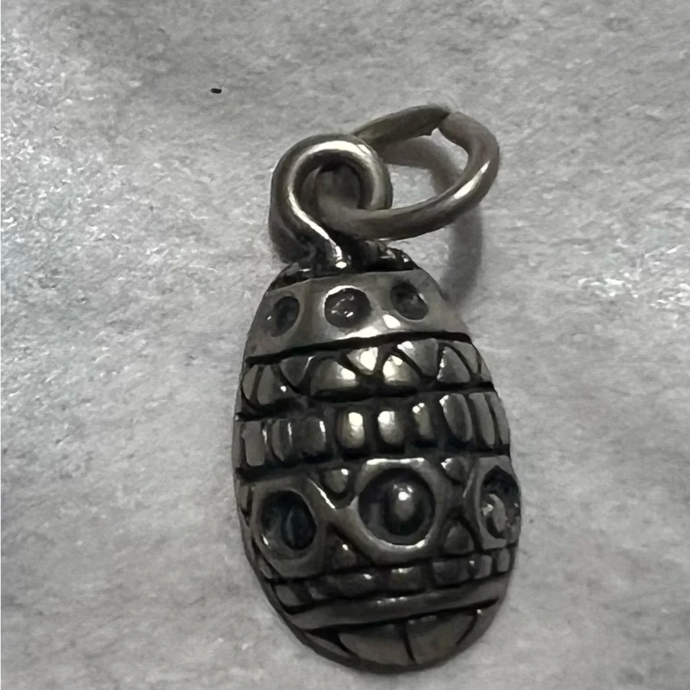 Easter Egg Charm Sterling Silver - Picture 1 of 1